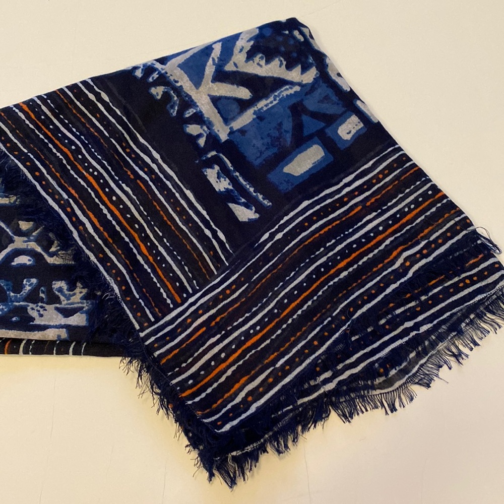 EUC Hollister square scarf